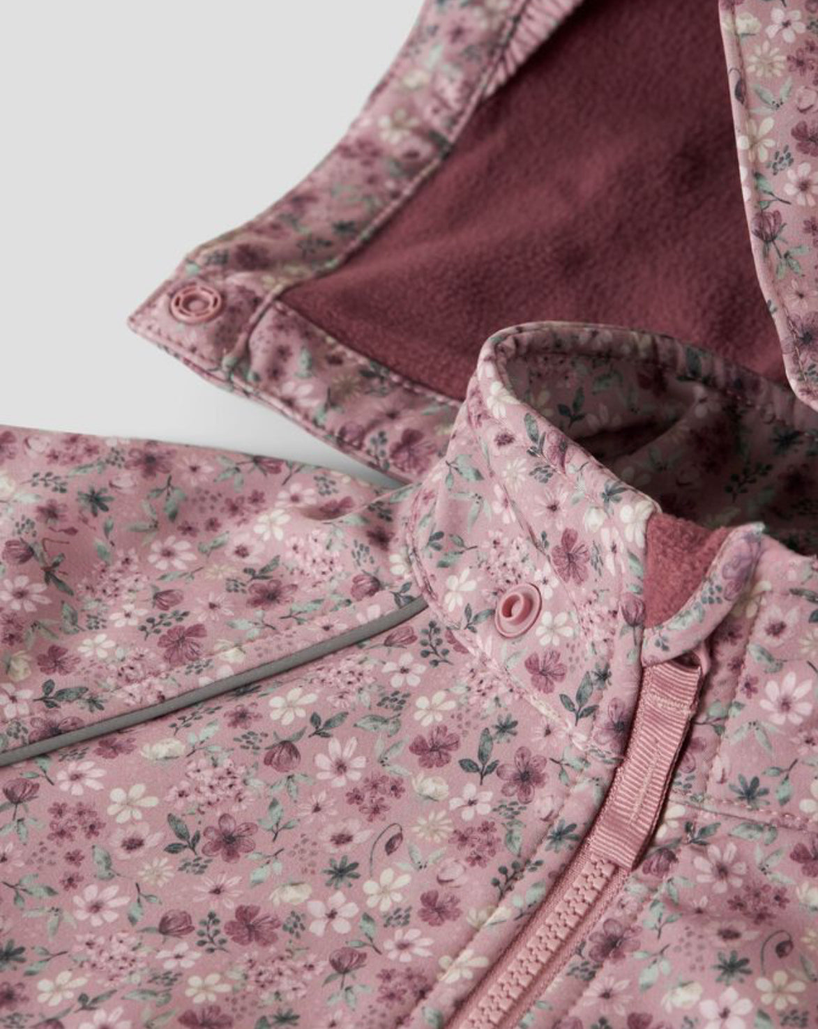 Name it softshell striukė - Dusty pink gėlytės